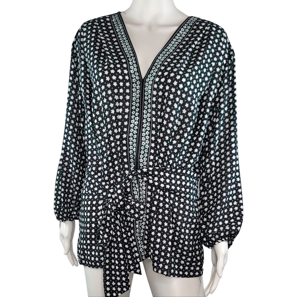 Max Studio Black & White Floral Long Sleeve Blouse
